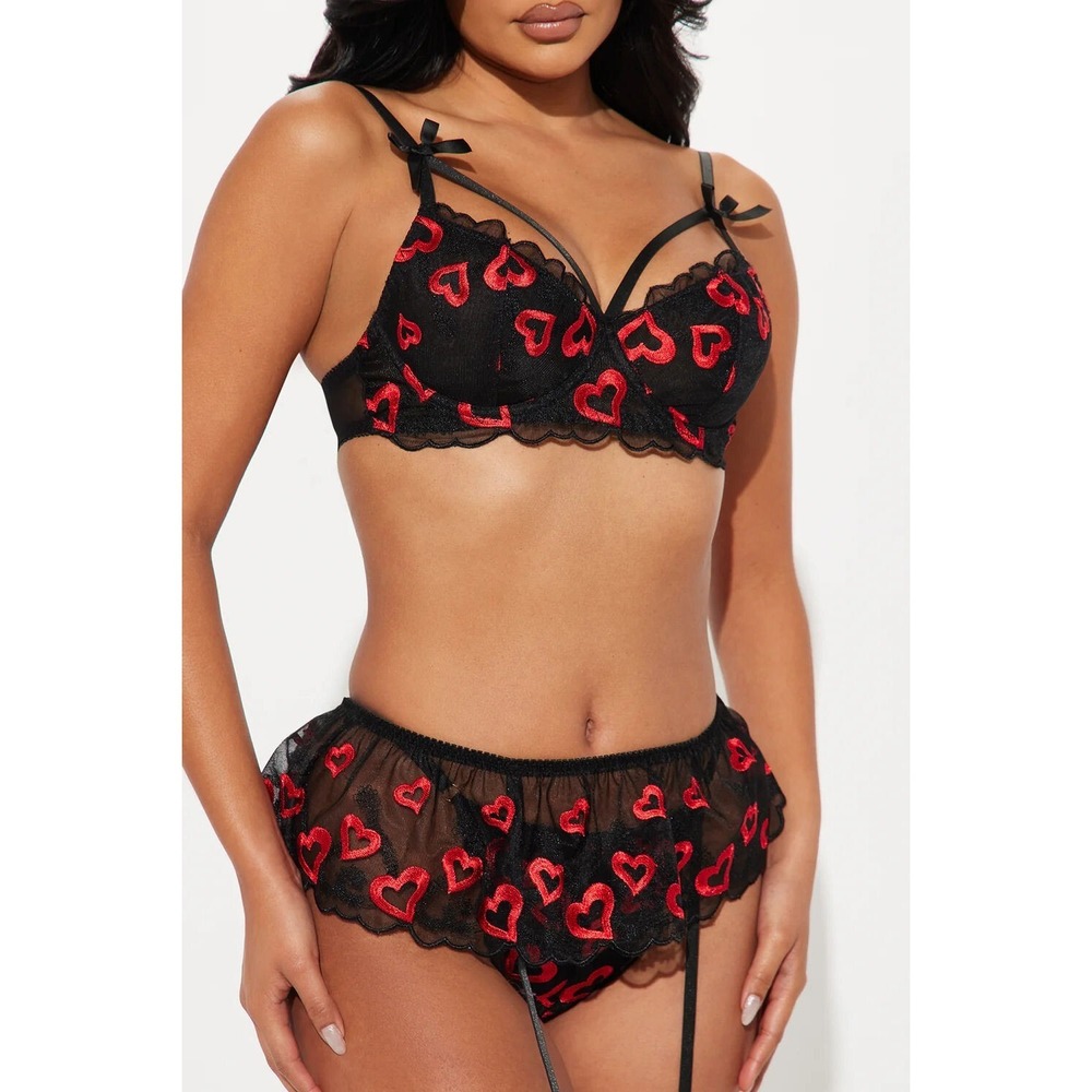 Fashion Nova Erin Kiss Lace Embroidered Hearts 3pc Garter Set - Black/Red‎ - XL